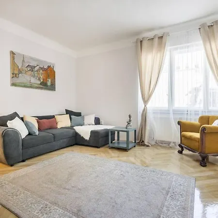 Beautiful In The Castle District, 3bedr. Διαμέρισμα